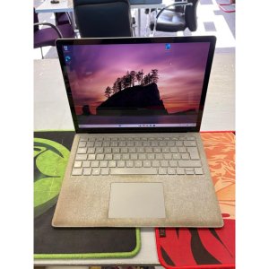 Microsoft Surface Laptop 2 Core i5 8250u 8gb Memory 120gb SSD 13.5In Touchscreen