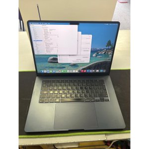 Apple MacBook Air A3114 2023 M3 Processor 8gb Memory 250gb SSD 15.3In 2880 x 1864
