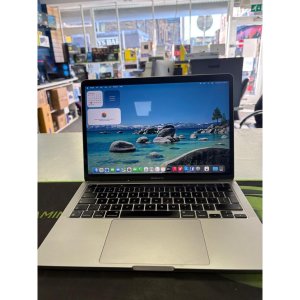 Apple MacBook Pro M1 A2338 2020 8gb memory 256gb SSD 13.3In Retina Screen