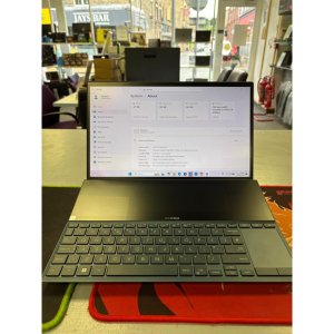 ASUS Zenbook Duo UX482EAR Core i7 119G7 16gb Memory 512gb SSD 14.2In Dual Touchscreen