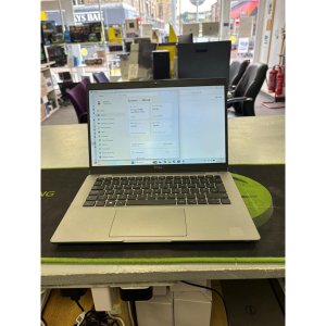 Dell Latitude 5330 Core i5 1235u 8gb Memory 250gb SSD 13.3In FHD Screen